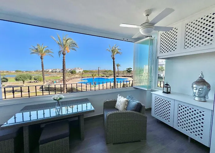 Stunning Apartment With Pool, Golf And Lake Views